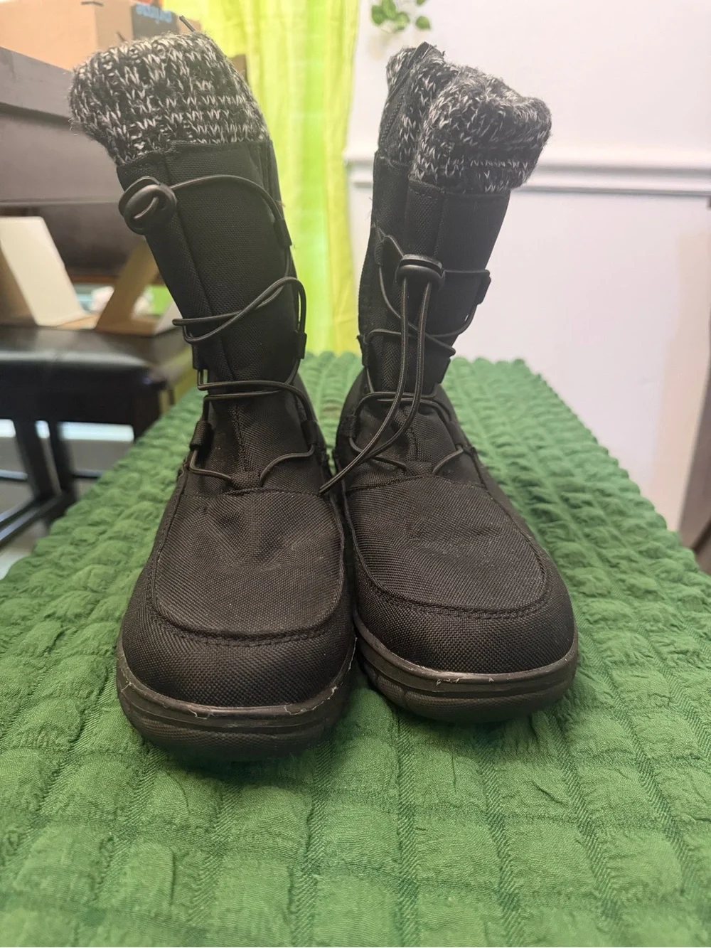 Women's Black Winter Lace-Up Knit-Cuff Snow Boots